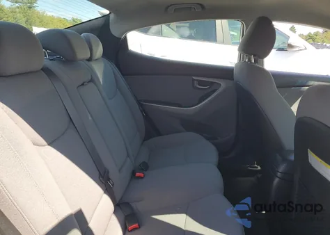 2015 Hyundai Elantra Se z USA, uszkodzony, nr VIN 5NPDH4AE7FH622702